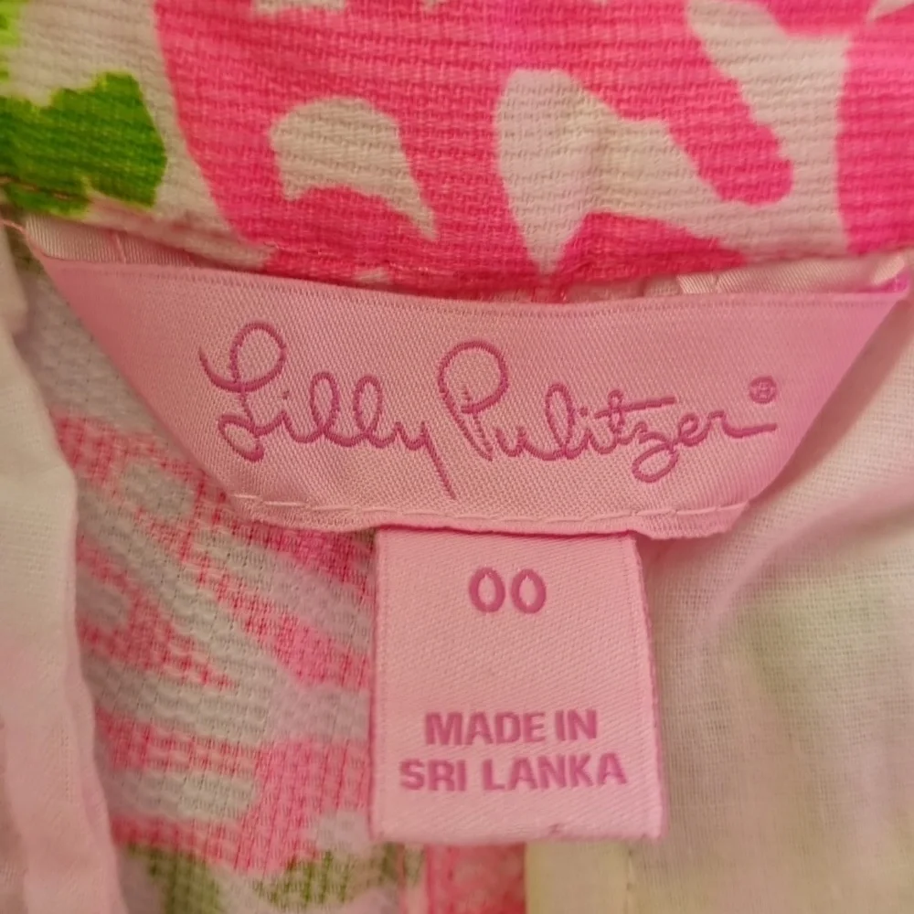 Lilly Pulitzer, bright pink/green/white shorts, pockets, size 00 - Picture 8 of 9